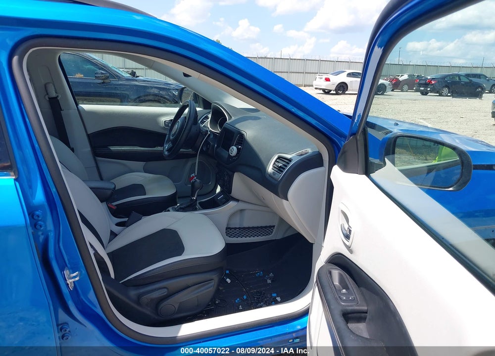2019 JEEP COMPASS SUN AND WHEEL FWD VIN: 3C4NJCBB4KT668540