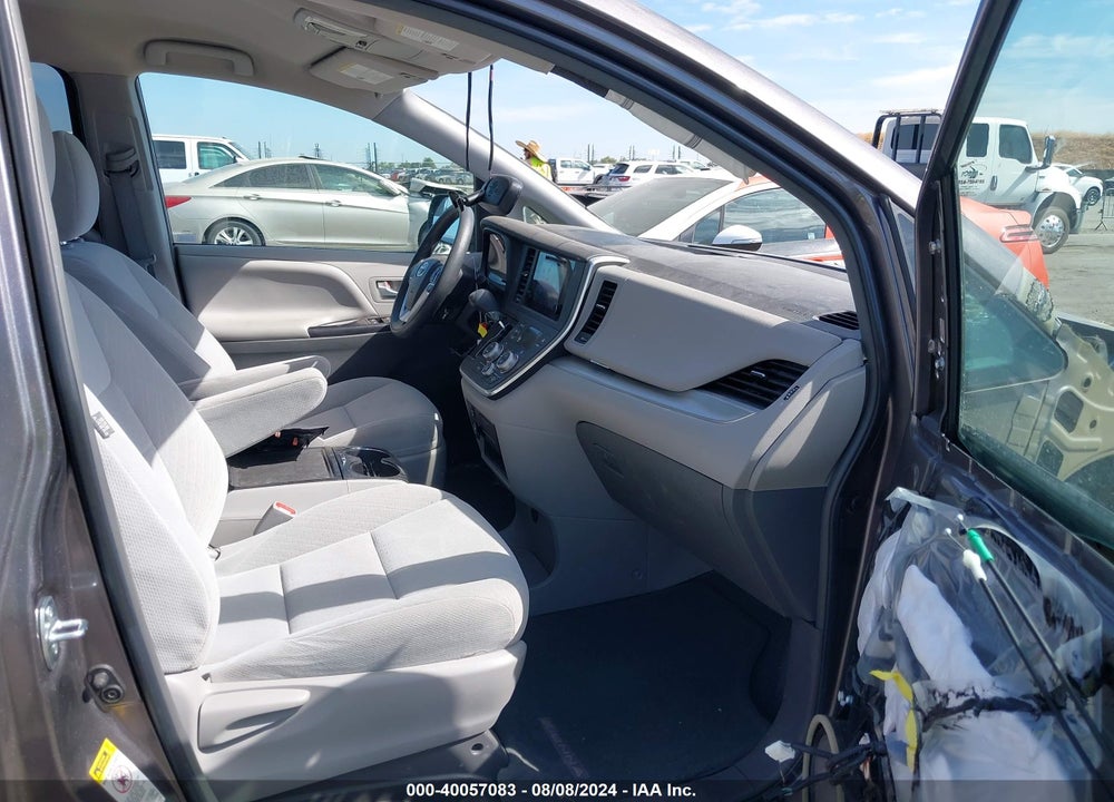2015 TOYOTA SIENNA LE 8 PASSENGER VIN: 5TDKK3DC4FS638833