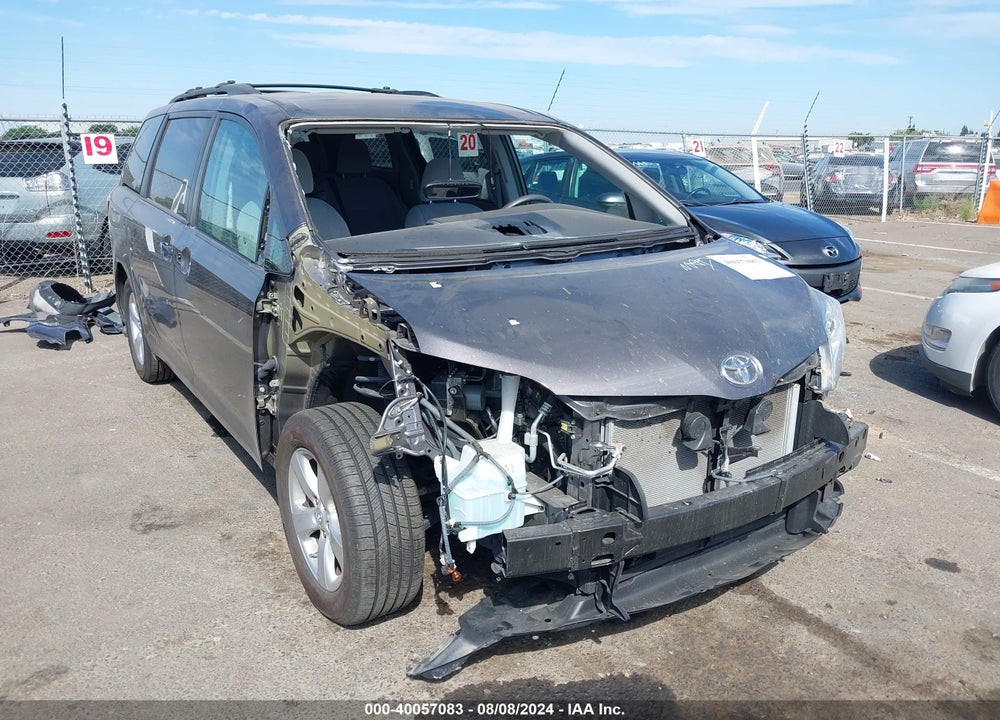 2015 TOYOTA SIENNA LE 8 PASSENGER VIN: 5TDKK3DC4FS638833