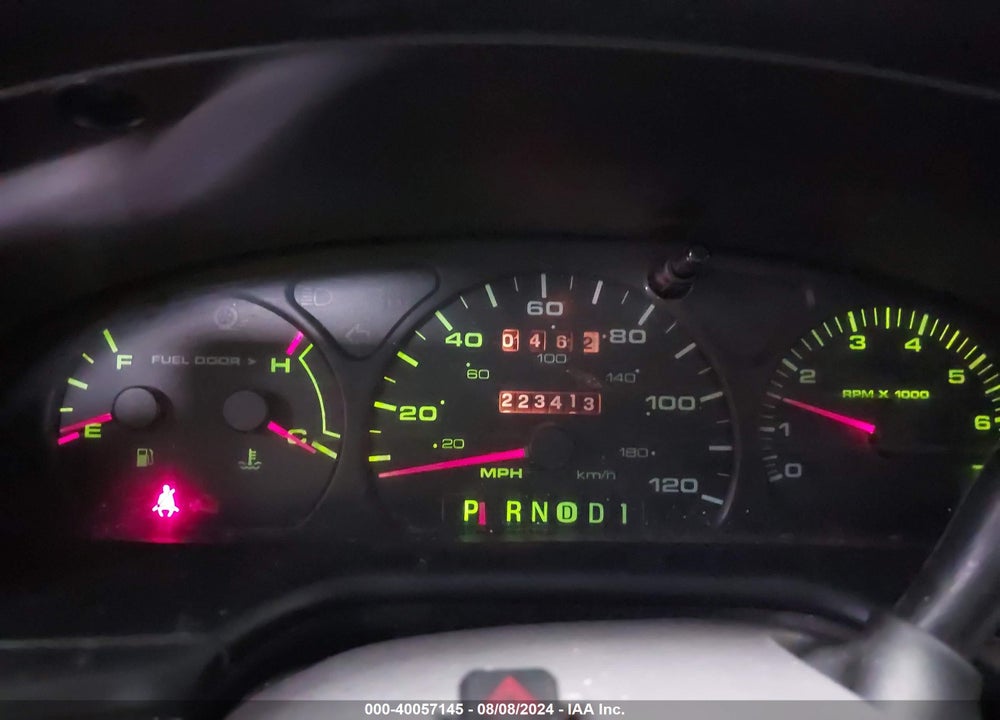 2001 FORD TAURUS SES VIN: 1FAFP55U61G261744