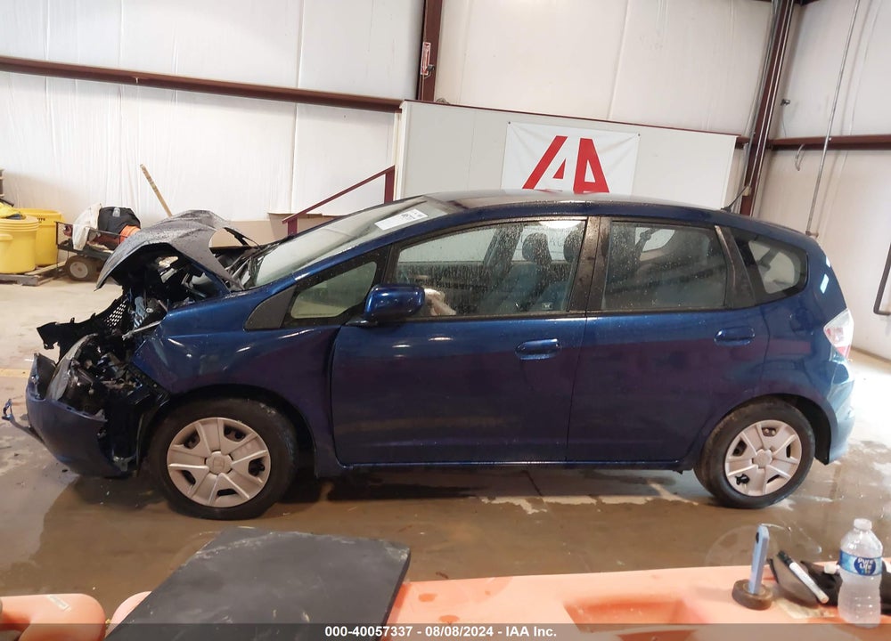 2013 HONDA FIT VIN: JHMGE8H32DC035607
