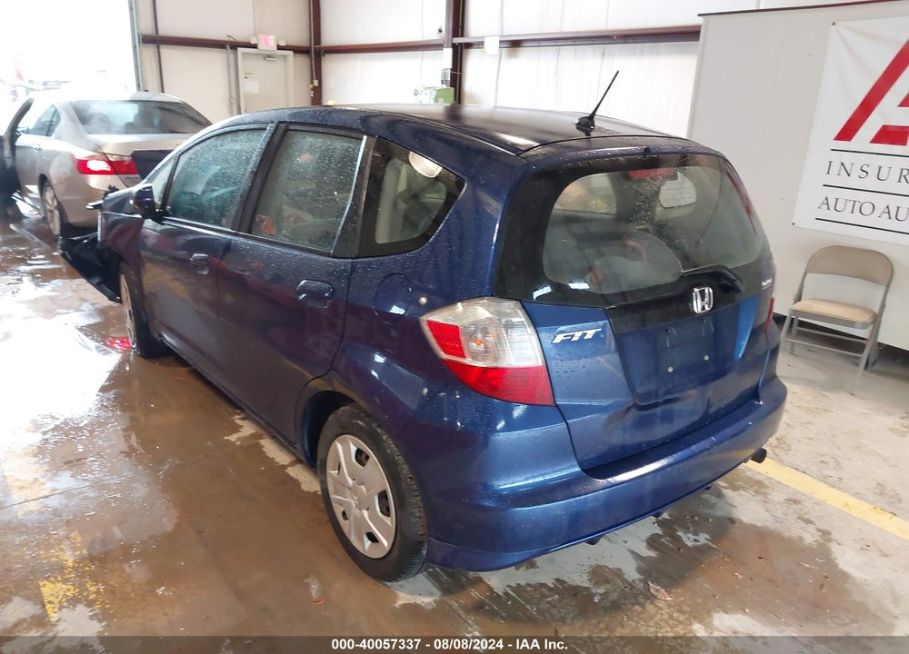 2013 HONDA FIT VIN: JHMGE8H32DC035607