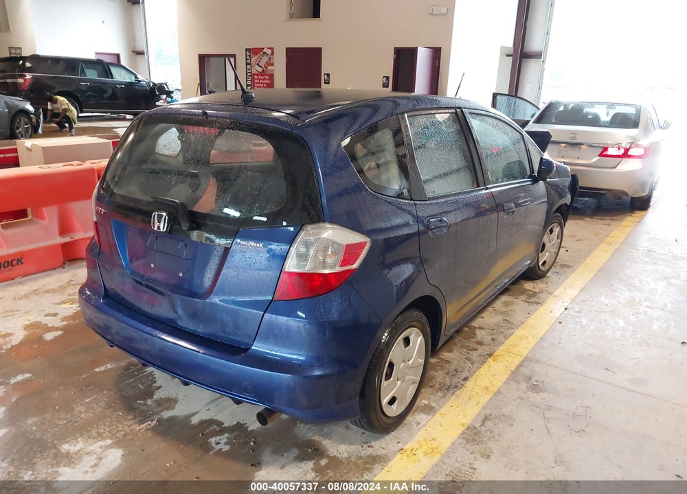 2013 HONDA FIT VIN: JHMGE8H32DC035607