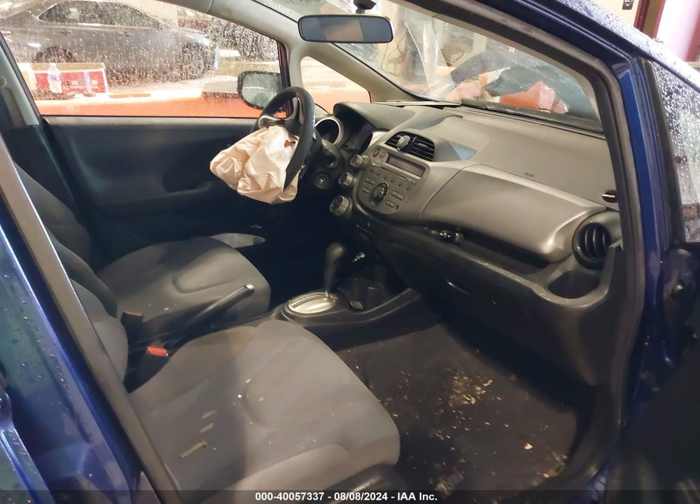 2013 HONDA FIT VIN: JHMGE8H32DC035607