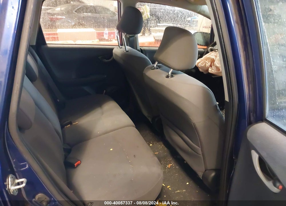 2013 HONDA FIT VIN: JHMGE8H32DC035607