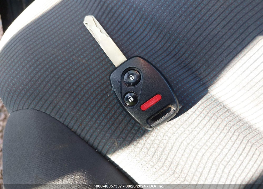 2013 HONDA FIT VIN: JHMGE8H32DC035607