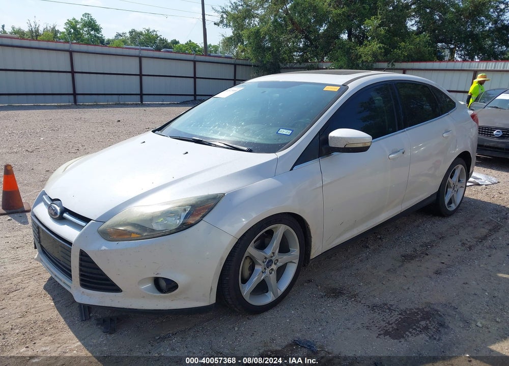 2014 FORD FOCUS TITANIUM VIN: 1FADP3J25EL439950