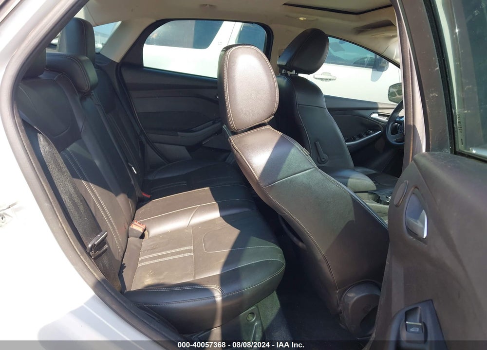 2014 FORD FOCUS TITANIUM VIN: 1FADP3J25EL439950