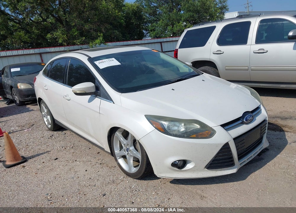 2014 FORD FOCUS TITANIUM VIN: 1FADP3J25EL439950