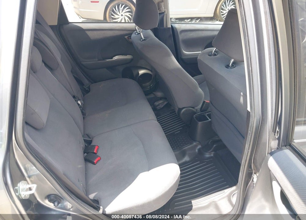 2013 HONDA FIT VIN: JHMGE8H31DC075774