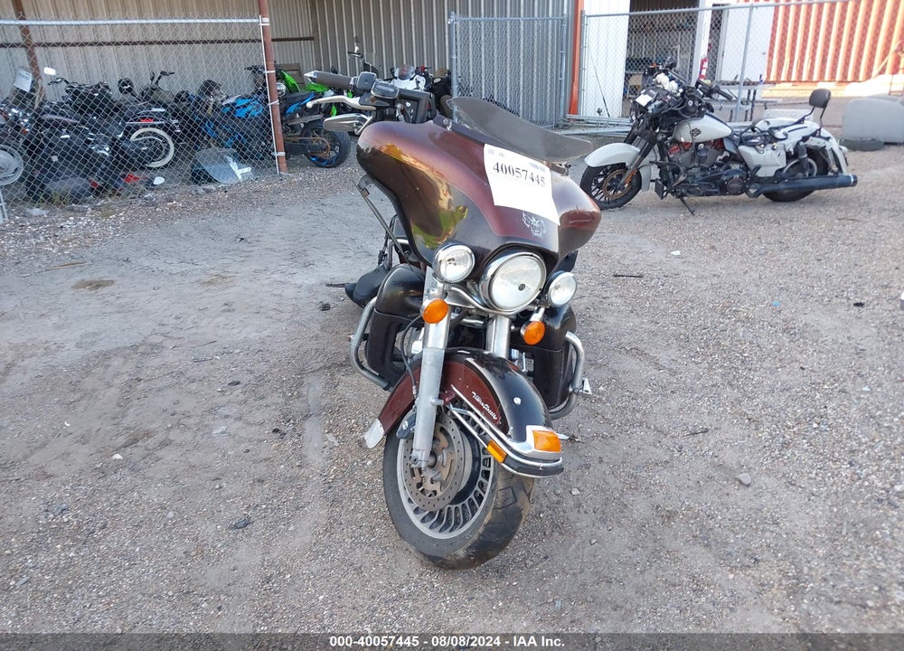 2011 HARLEY-DAVIDSON FLHTCU VIN: 1HD1FC417BB602780