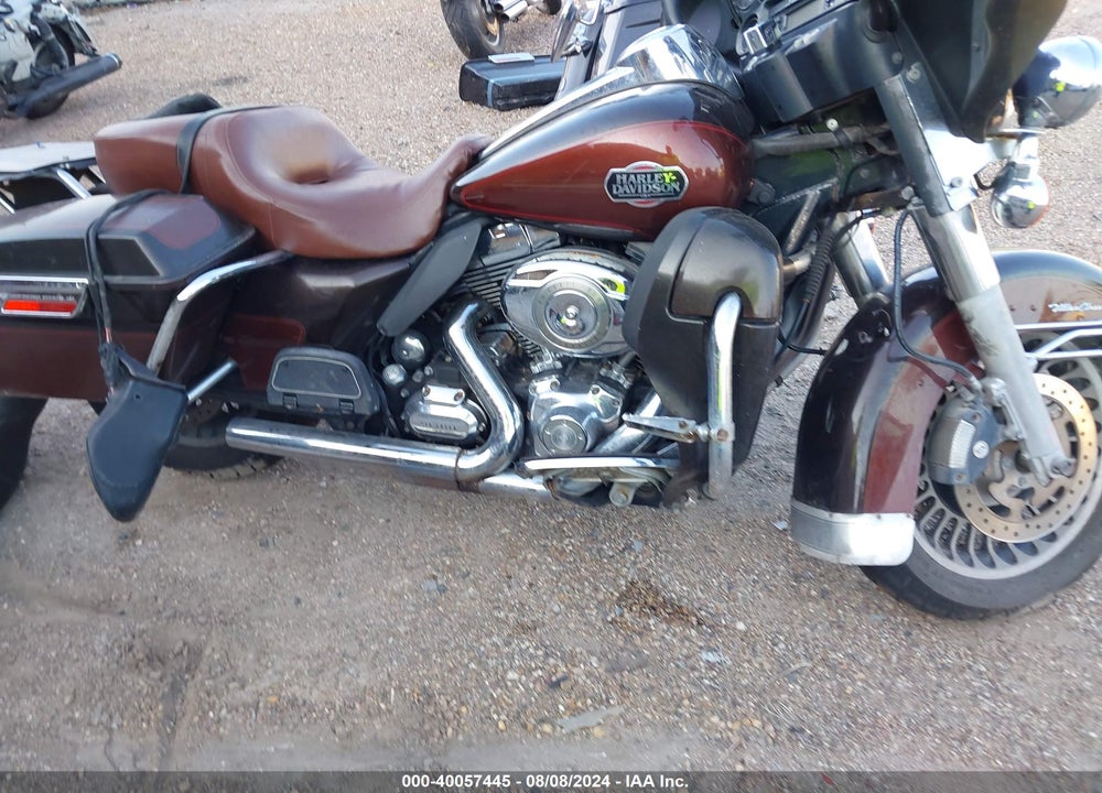 2011 HARLEY-DAVIDSON FLHTCU VIN: 1HD1FC417BB602780