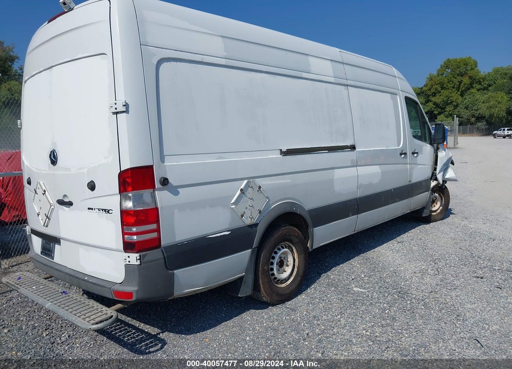 2011 MERCEDES-BENZ SPRINTER S HIGH ROOF VIN: WD3PE8CB4B5604257