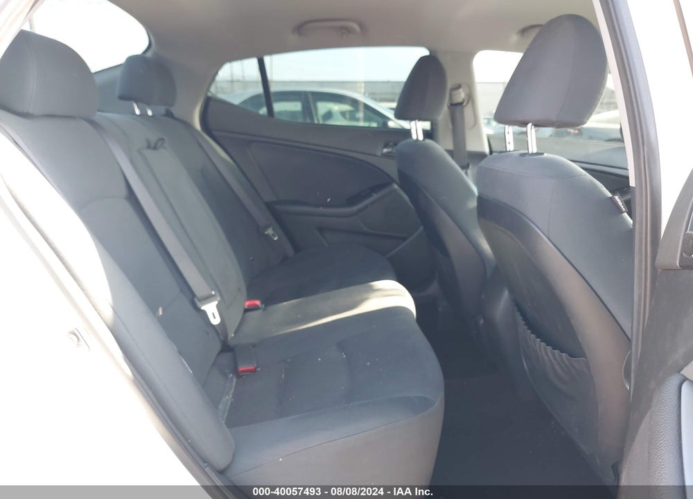 2015 KIA OPTIMA LX VIN: KNAGM4A78F5558838