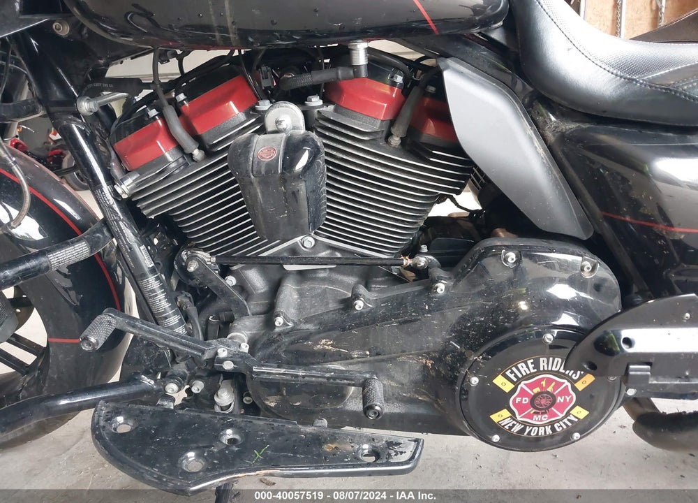 2018 HARLEY-DAVIDSON FLTRXSE CVO ROAD GLIDE VIN: 1HD1TCL10JB951823