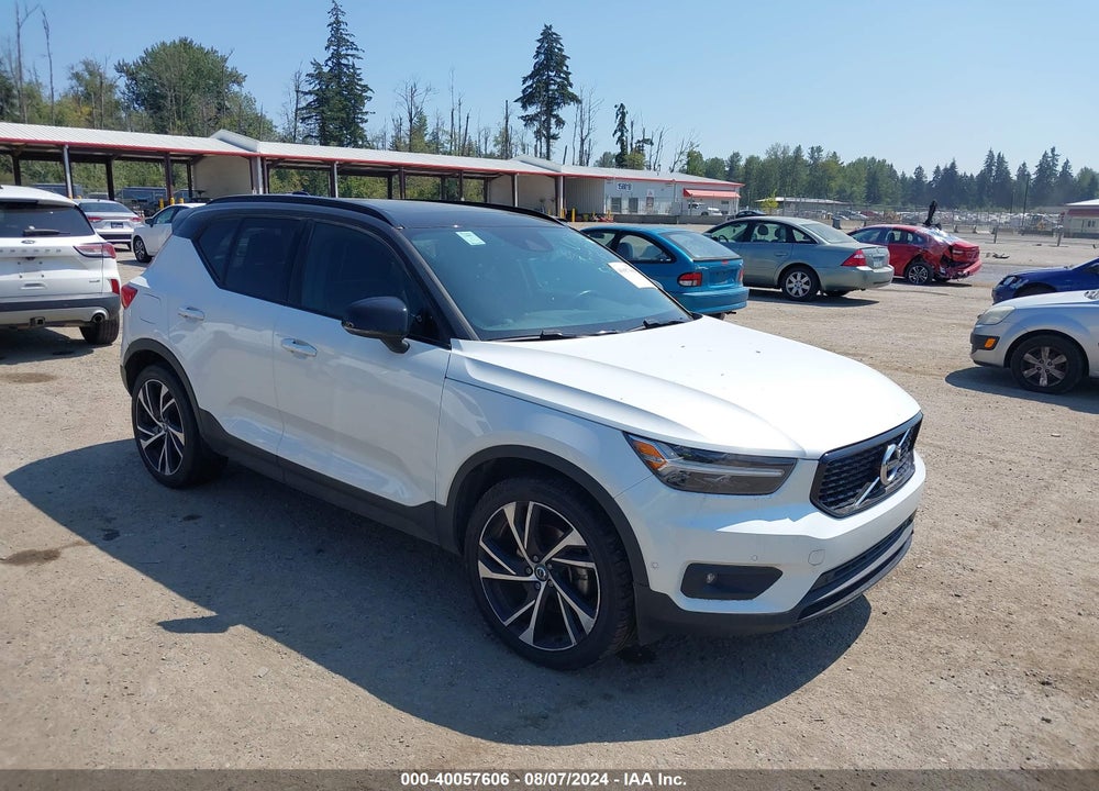 2019 VOLVO XC40 T5 MOMENTUM/T5 R-DESIGN VIN: YV4162XZ4K2018900