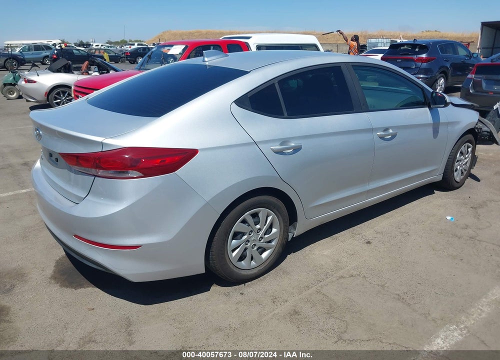 2018 HYUNDAI ELANTRA SE VIN: KMHD74LF2JU609438