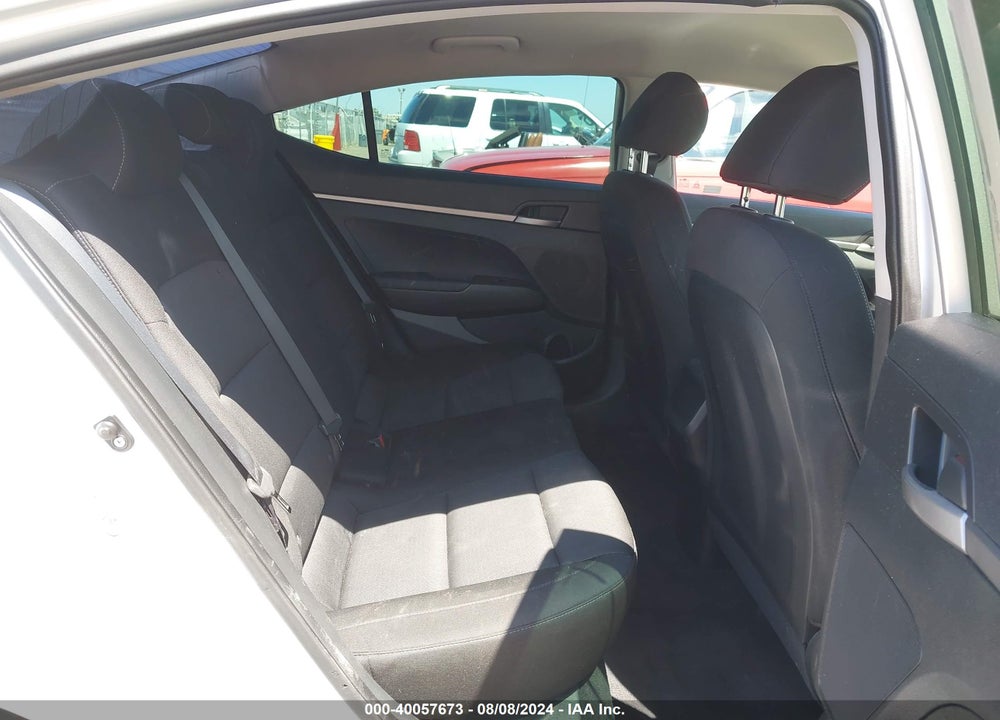 2018 HYUNDAI ELANTRA SE VIN: KMHD74LF2JU609438