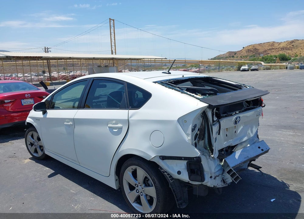 2013 TOYOTA PRIUS THREE SE VIN: JTDKN3DU8D1662854