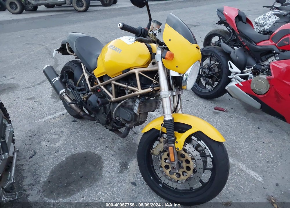 1999 DUCATI M900 VIN: ZDM1RC4N7XB018743