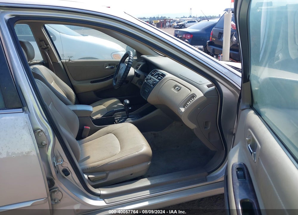 1998 HONDA ACCORD EX V6 VIN: 1HGCG165XWA025557
