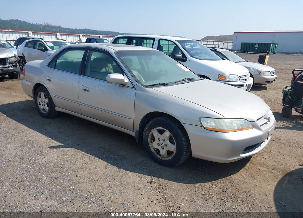 1998 HONDA ACCORD EX V6 VIN: 1HGCG165XWA025557
