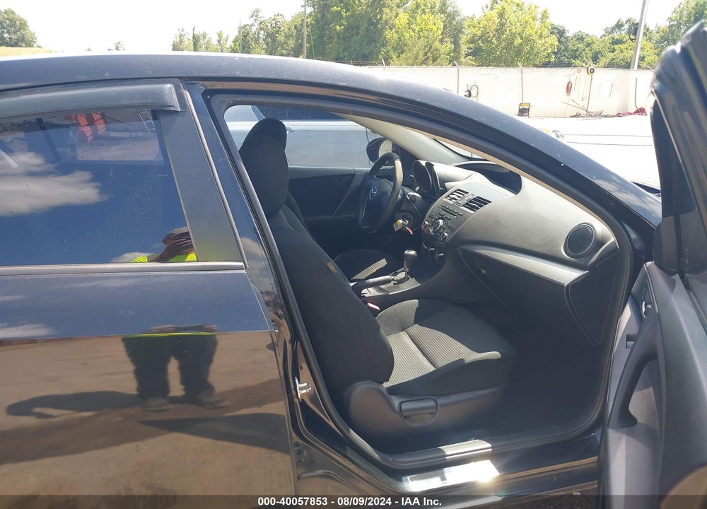 2013 MAZDA MAZDA3 VIN: JM1BL1U75D1845049