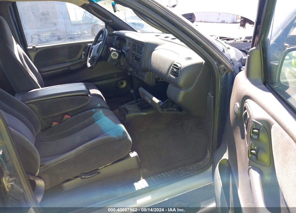 2000 DODGE DAKOTA SLT/SPORT VIN: 1B7GG22N2YS551674