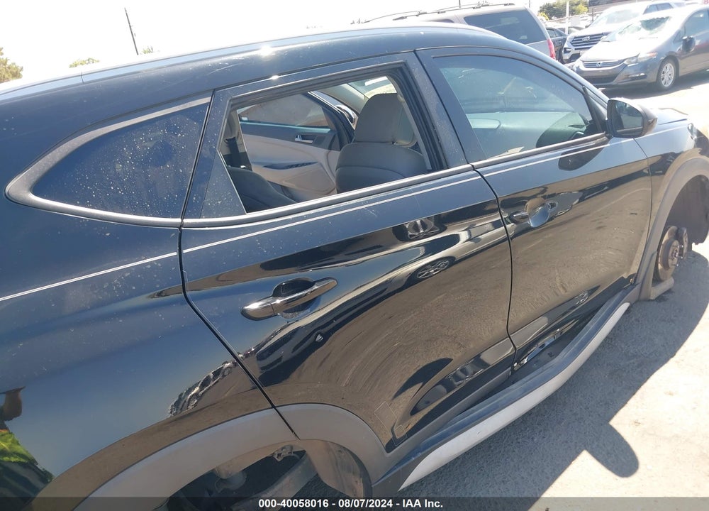 2017 HYUNDAI TUCSON SE VIN: KM8J33A43HU456945