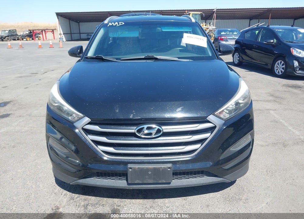 2017 HYUNDAI TUCSON SE VIN: KM8J33A43HU456945