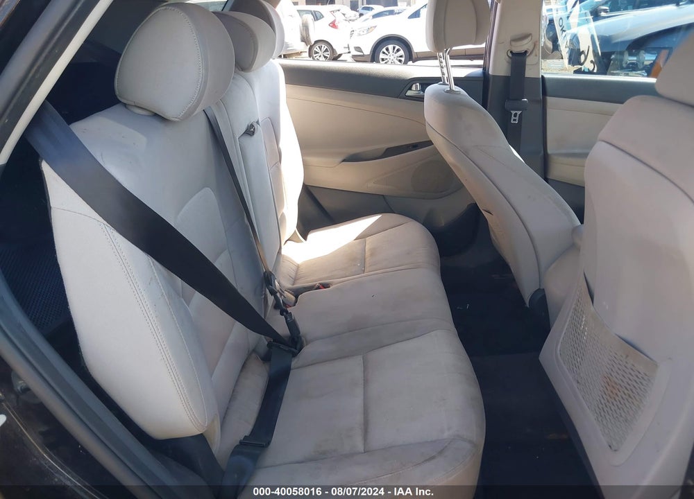 2017 HYUNDAI TUCSON SE VIN: KM8J33A43HU456945