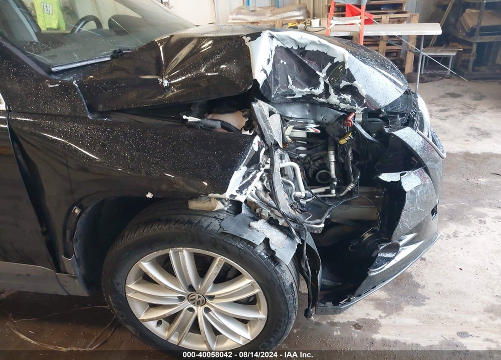 2011 VOLKSWAGEN TIGUAN SE VIN: WVGBV7AX3BW560394