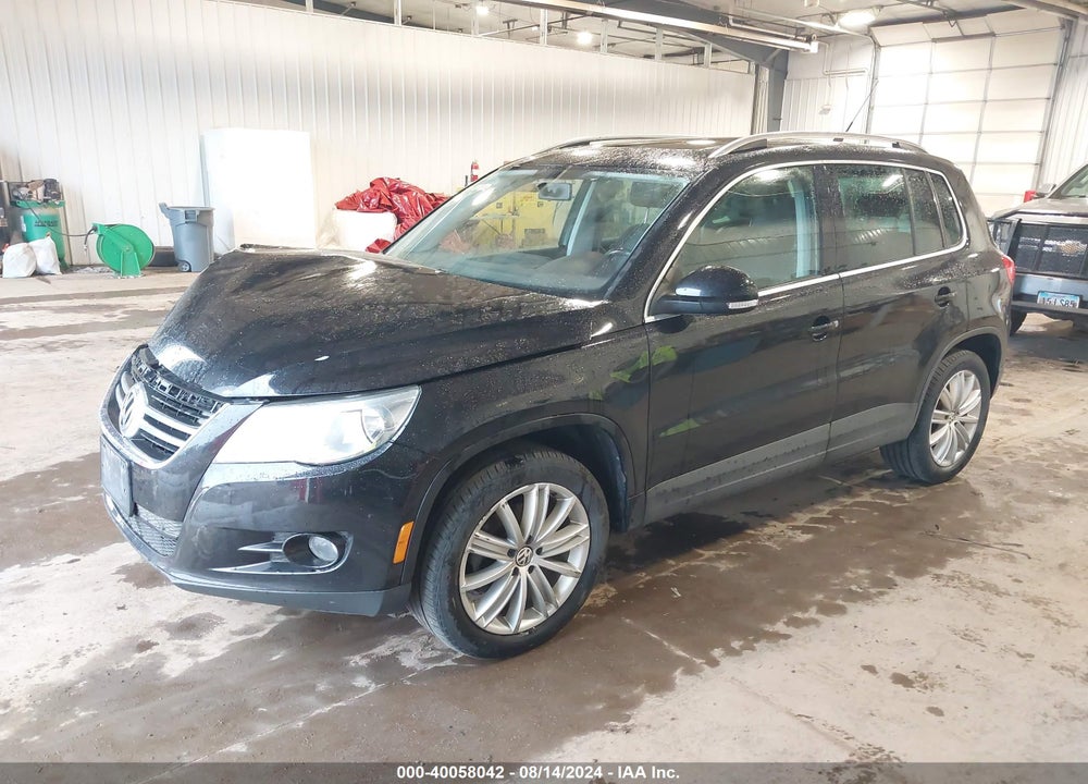 2011 VOLKSWAGEN TIGUAN SE VIN: WVGBV7AX3BW560394