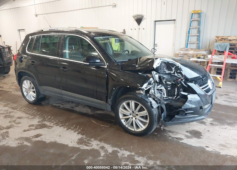 2011 VOLKSWAGEN TIGUAN SE VIN: WVGBV7AX3BW560394