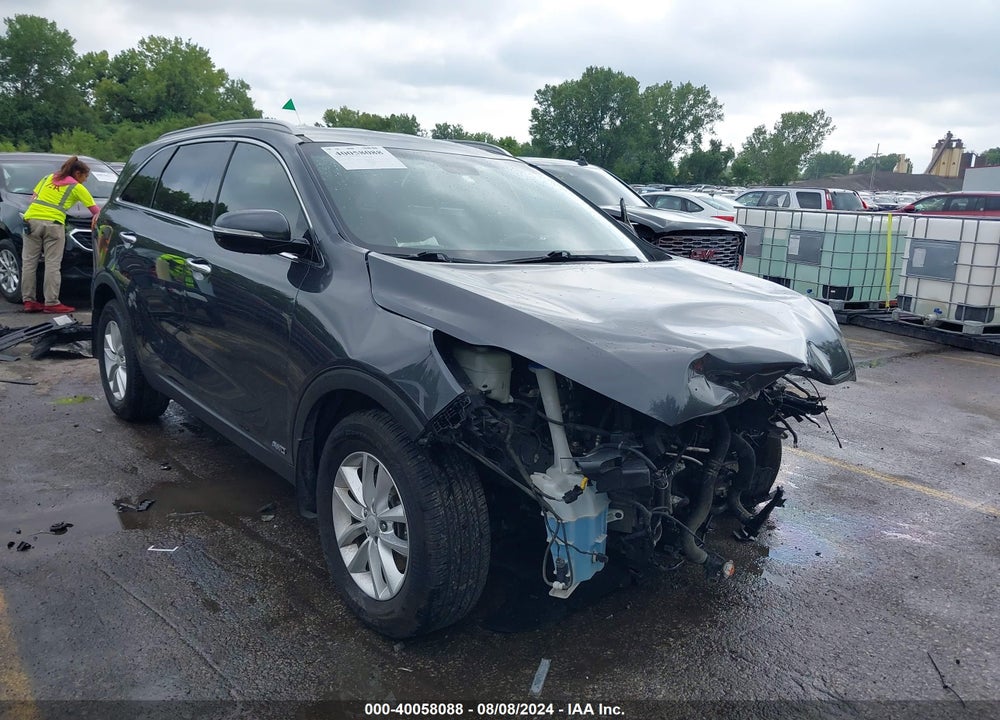 2018 KIA SORENTO 2.4L LX VIN: 5XYPGDA3XJG404493