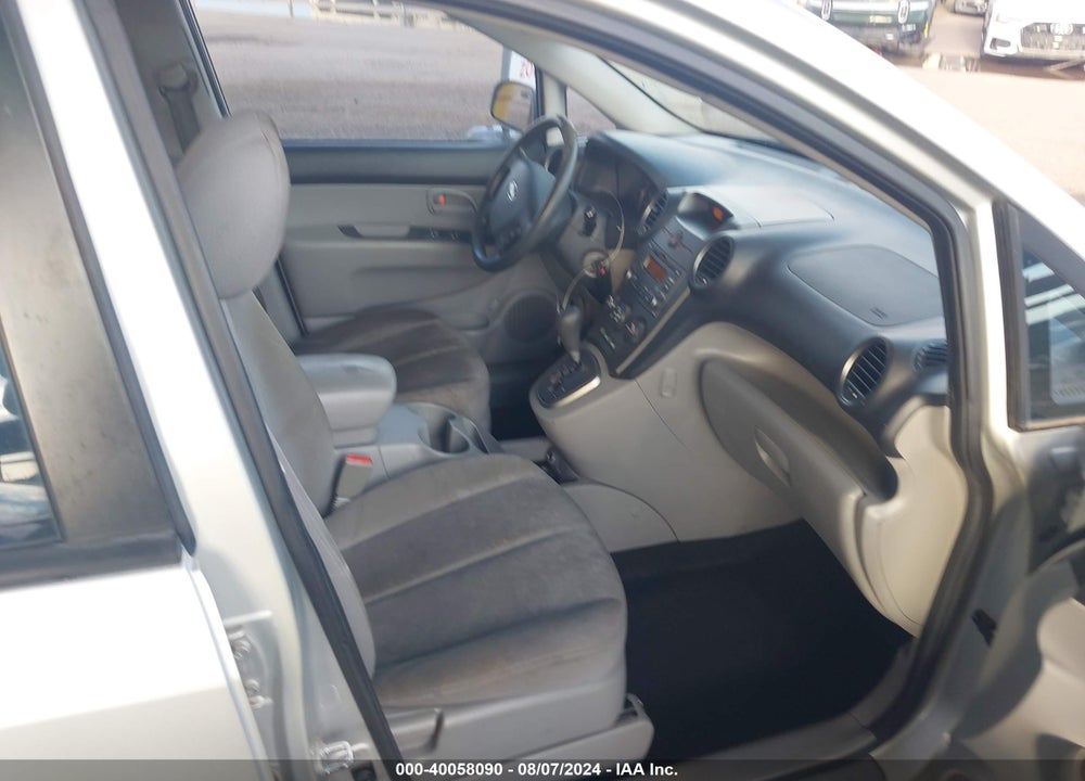 2008 KIA RONDO LX V6 VIN: KNAFG526887152807