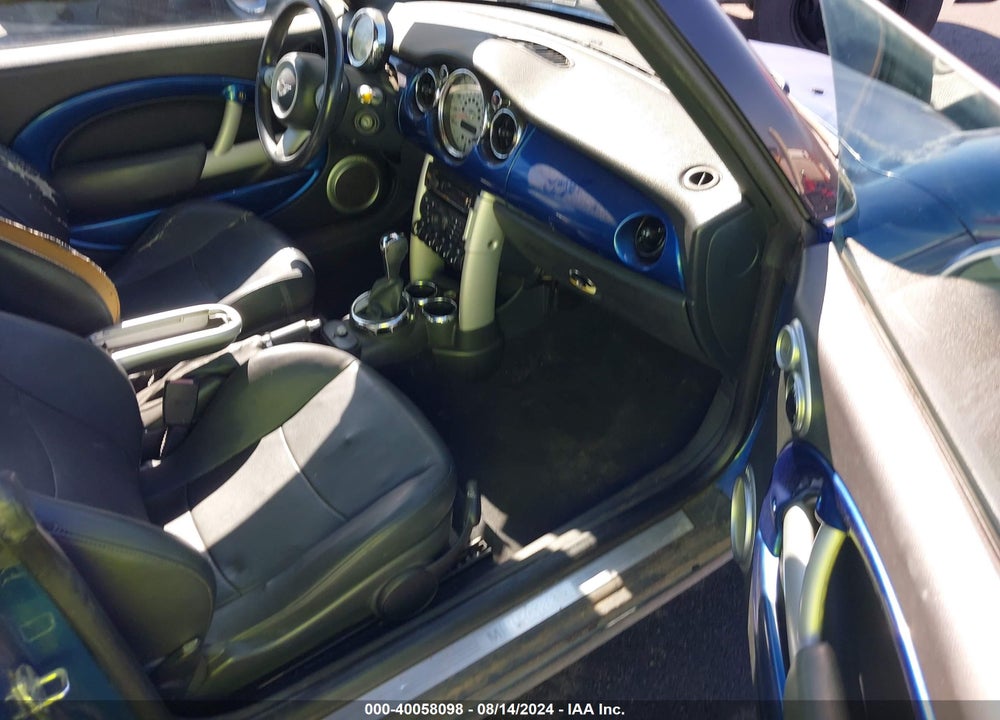 2007 MINI COOPER VIN: WMWRF33507TG16644
