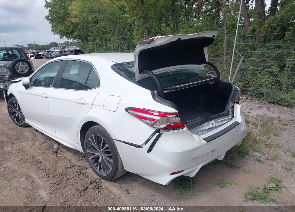 2018 TOYOTA CAMRY SE VIN: 4T1B11HK5JU036872