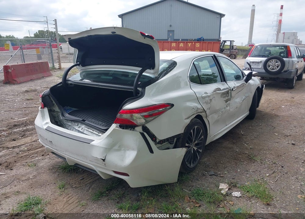 2018 TOYOTA CAMRY SE VIN: 4T1B11HK5JU036872