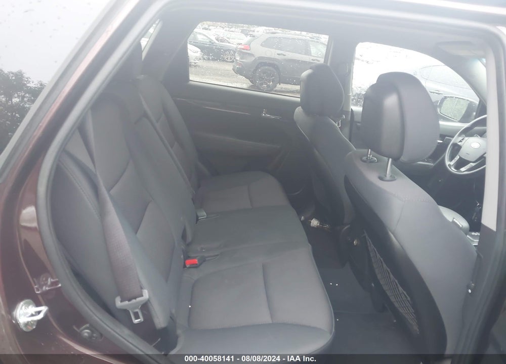 2011 KIA SORENTO LX VIN: 5XYKT4A10BG181077