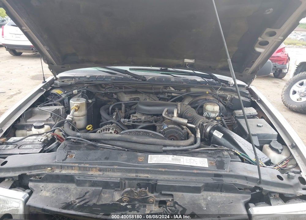 2001 CHEVROLET S-10 LS VIN: 1GCDT19W618210823