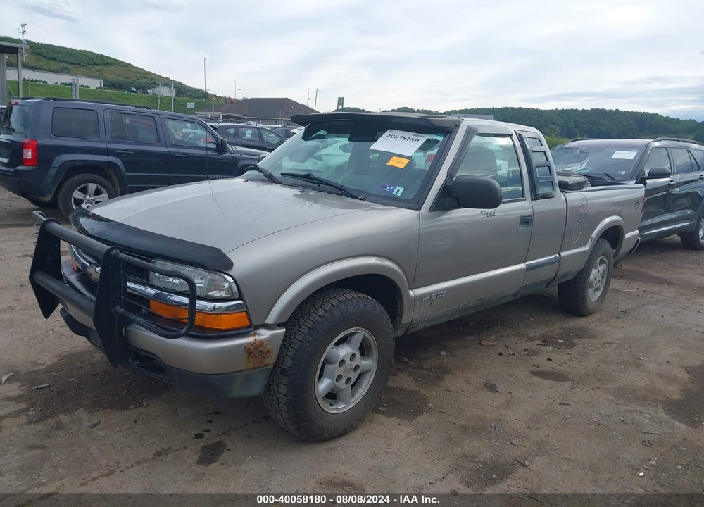 2001 CHEVROLET S-10 LS VIN: 1GCDT19W618210823