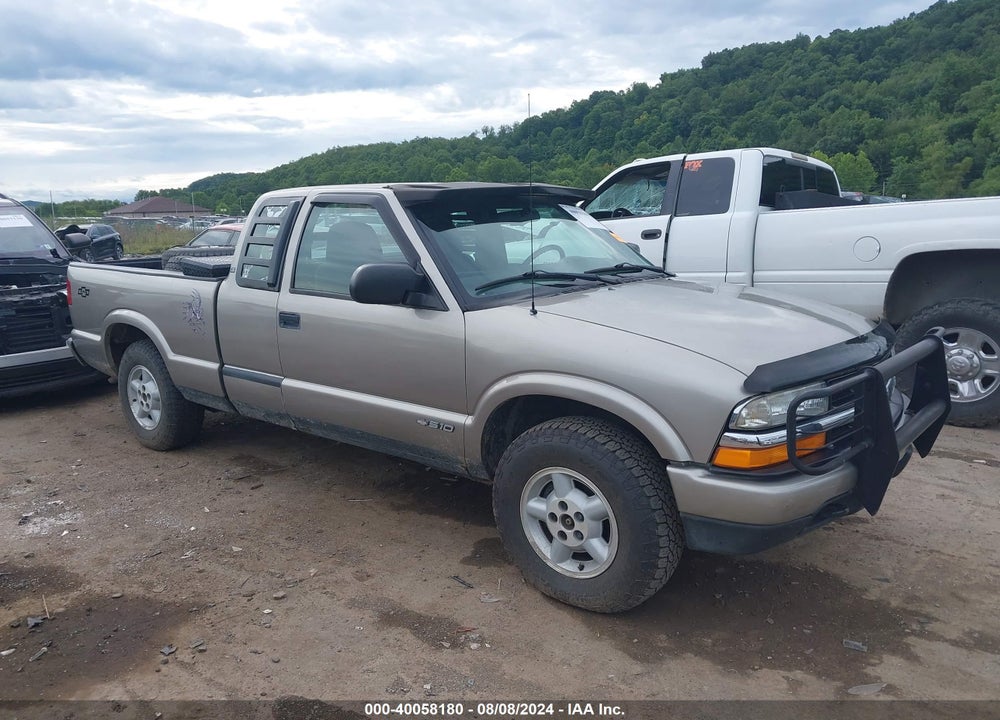 2001 CHEVROLET S-10 LS VIN: 1GCDT19W618210823