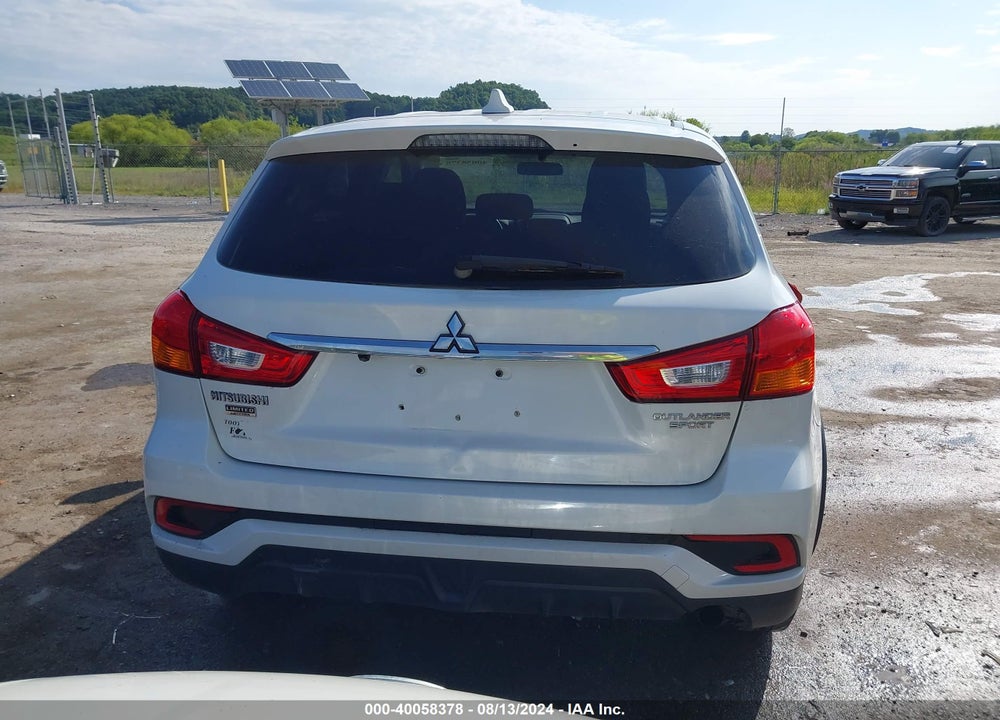 2018 MITSUBISHI OUTLANDER SPORT 2.0 LE VIN: JA4AR3AU4JZ029201