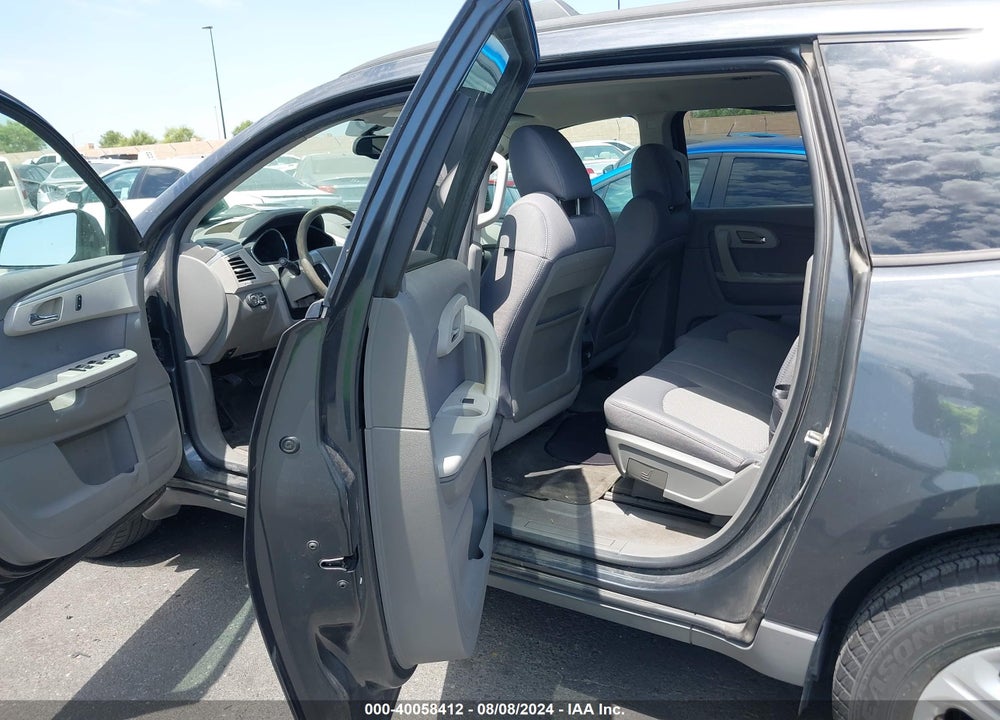 2012 CHEVROLET TRAVERSE LS VIN: 1GNKREED3CJ261278