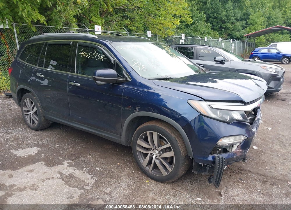 2017 HONDA PILOT TOURING VIN: 5FNYF6H91HB030290