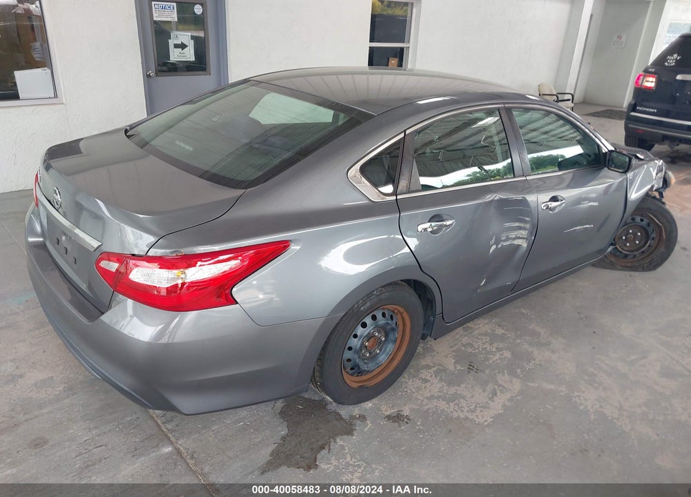 2017 NISSAN ALTIMA VIN: 1N4AL3AP7HN352022