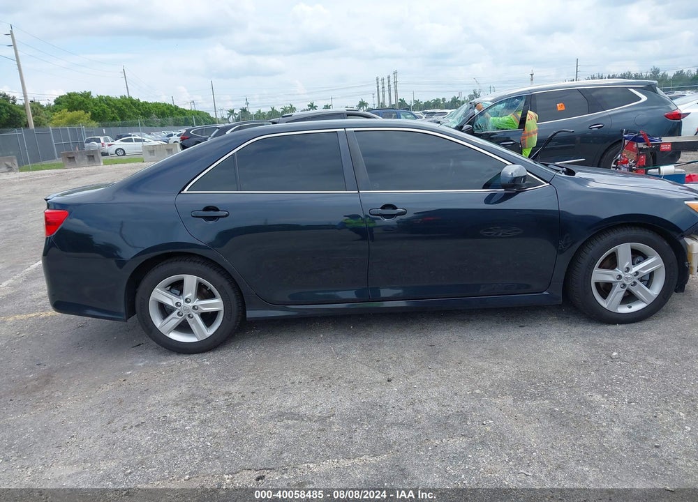 2013 TOYOTA CAMRY SE VIN: 4T1BF1FK5DU261740