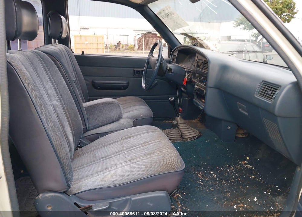1989 TOYOTA PICKUP 1/2 TON EX LNG WHLBSE DLX VIN: JT4RN13P2K0004061