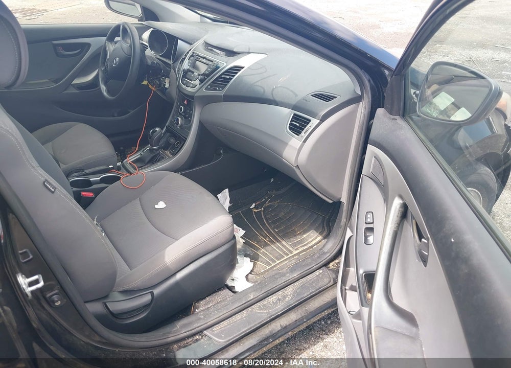 2014 HYUNDAI ELANTRA VIN: KMHDH4AE5EU143968